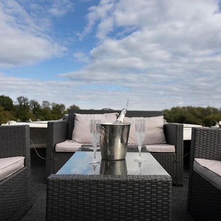 Eucala Motor Yacht Ξενοδοχείο East Molesey Εξωτερικό φωτογραφία