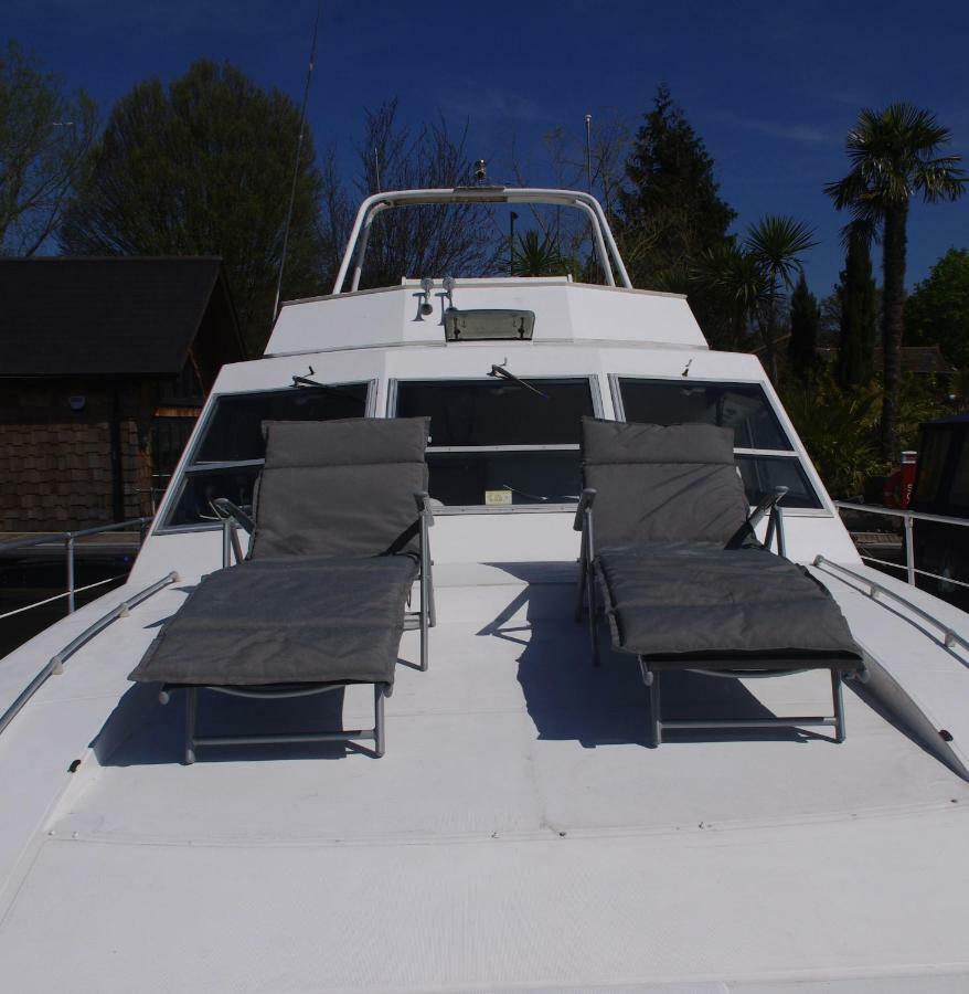 Eucala Motor Yacht Ξενοδοχείο East Molesey Εξωτερικό φωτογραφία
